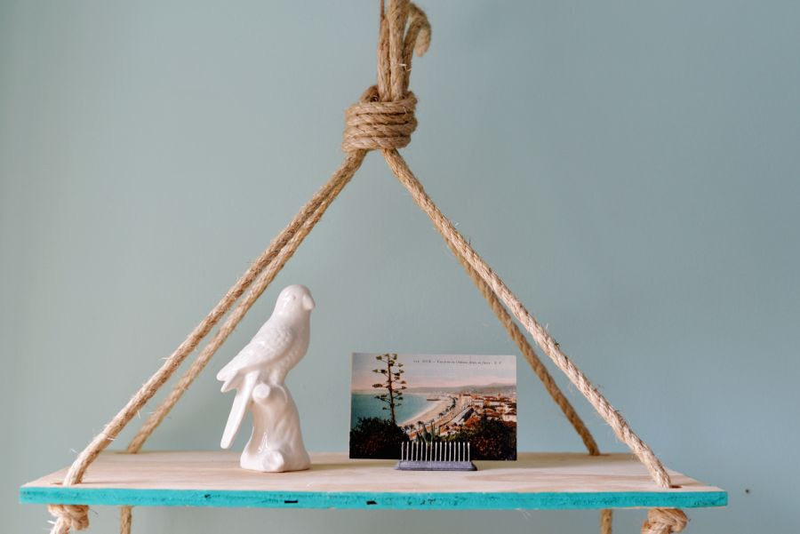 Super Easy Handmade Hanging Shelves