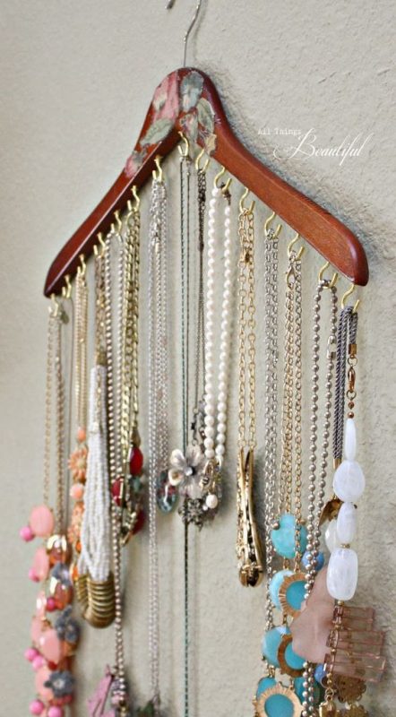 Different Jewelery Hangers You Can Make Yourself
