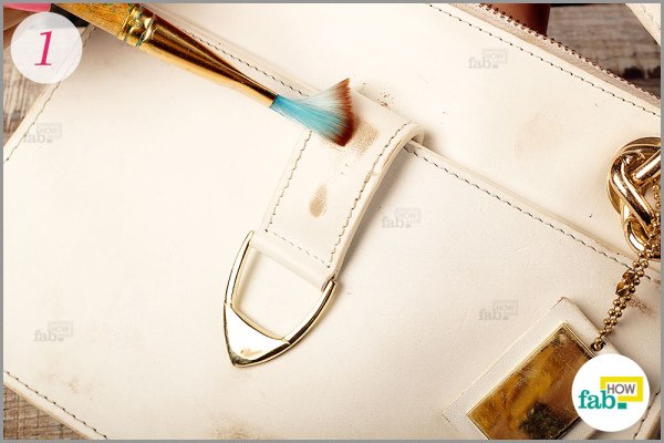 How Can We Clean Leather Bags And Other Stuffs