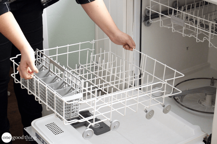 How Can You Clean The Dishwasher In Easy Steps