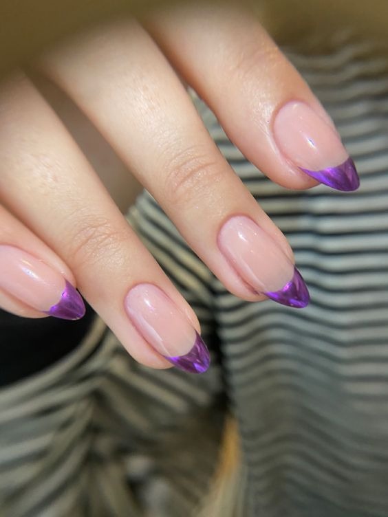 Welcome fall 2024 with 19 French nail inspirations to consider for your next nail session.
