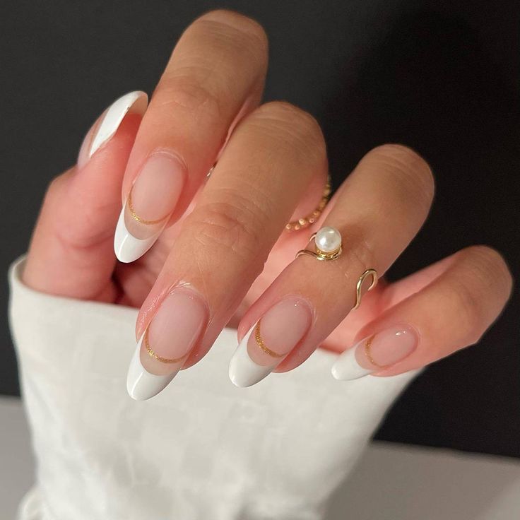 Discover 30 glamorous white nail designs that will make you the center of attention.