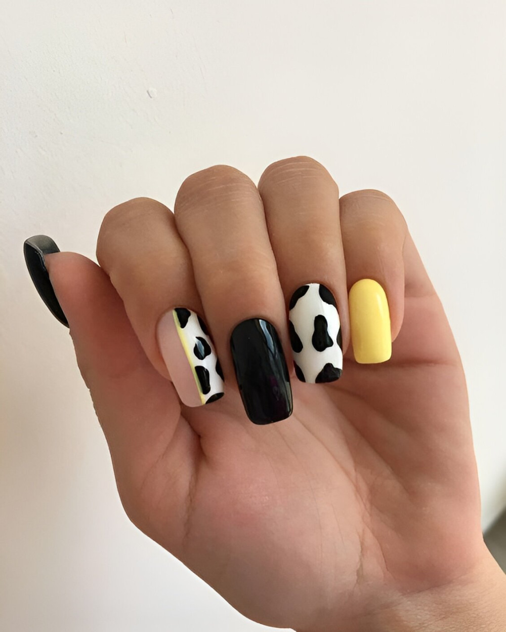 Short and Sweet: 30 Charming Square Nail Designs That Will Steal Your Heart. - COOT